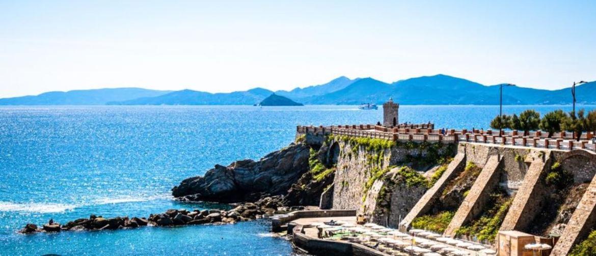 Luxury Apartment Centro Storico Piombino Exterior foto